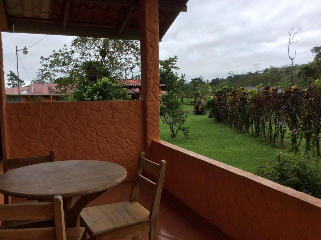 Cabinas Los Guayabos Hotel La Fortuna Екстериор снимка