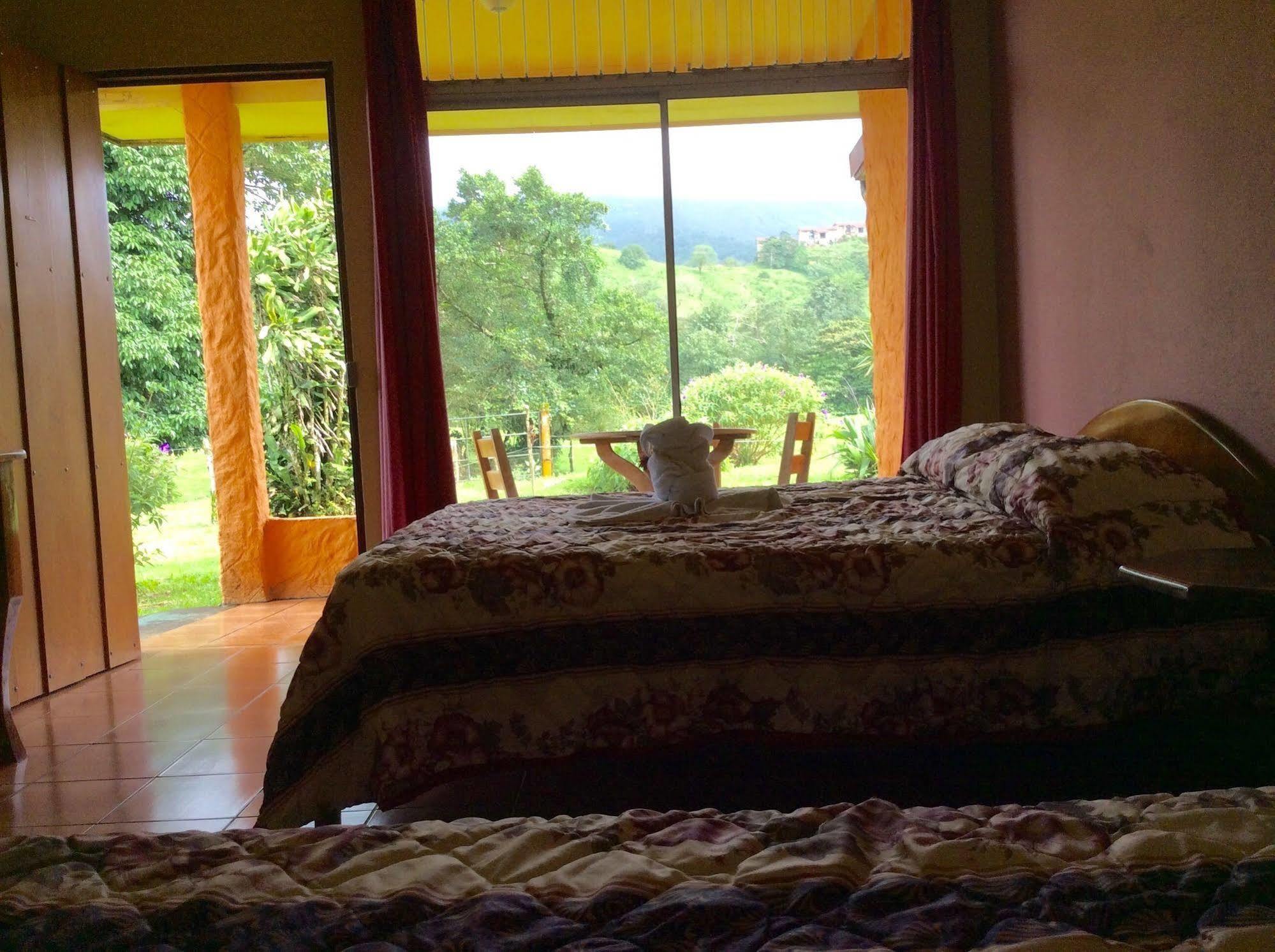 Cabinas Los Guayabos Hotel La Fortuna Екстериор снимка