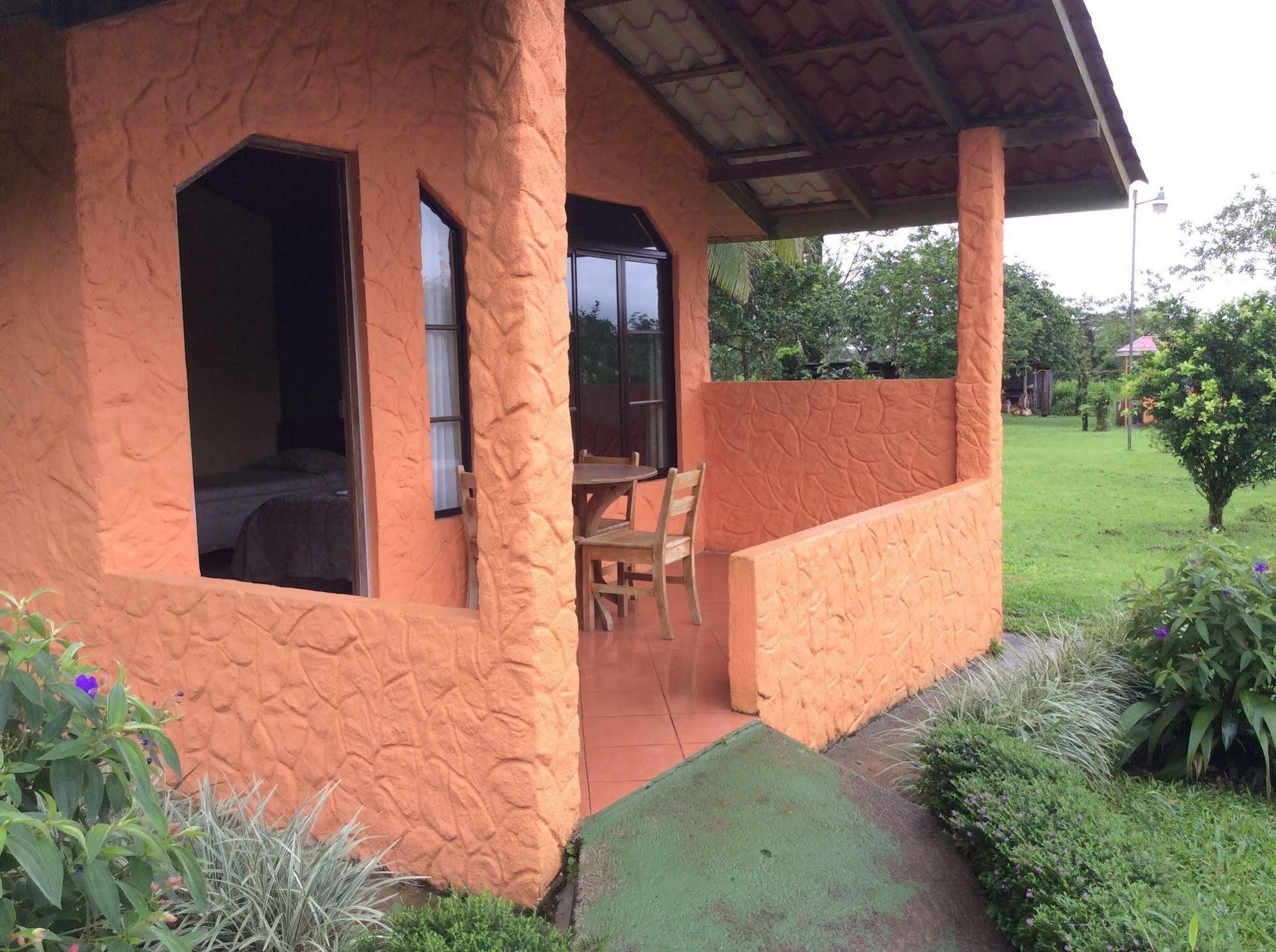Cabinas Los Guayabos Hotel La Fortuna Екстериор снимка