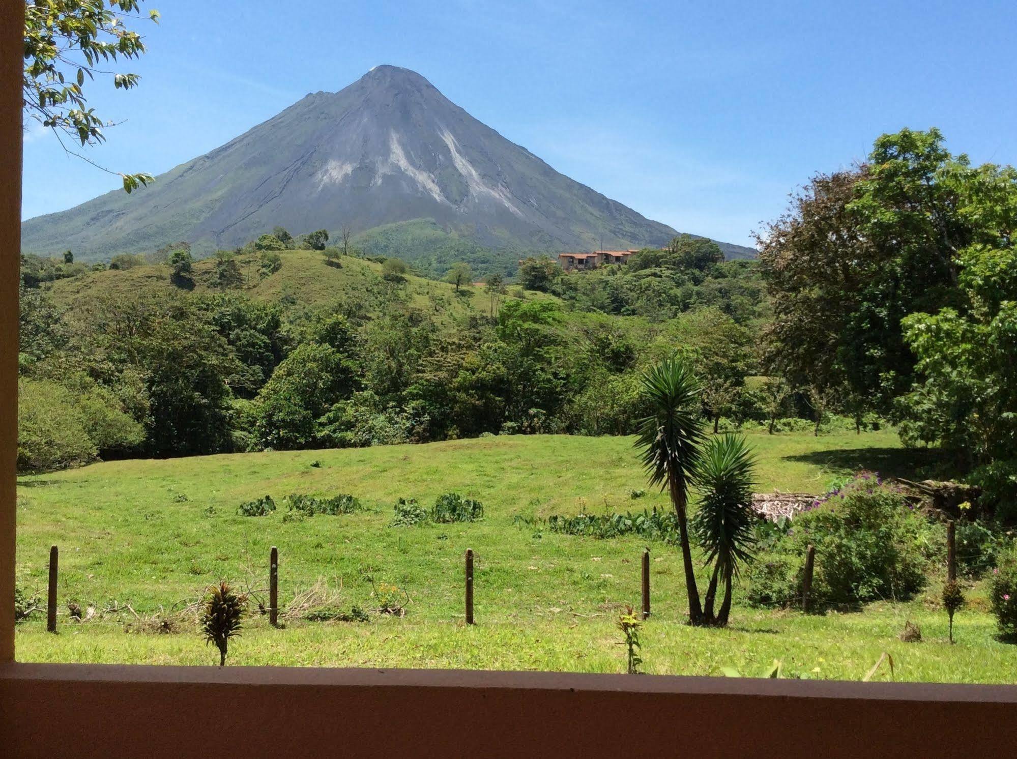 Cabinas Los Guayabos Hotel La Fortuna Екстериор снимка