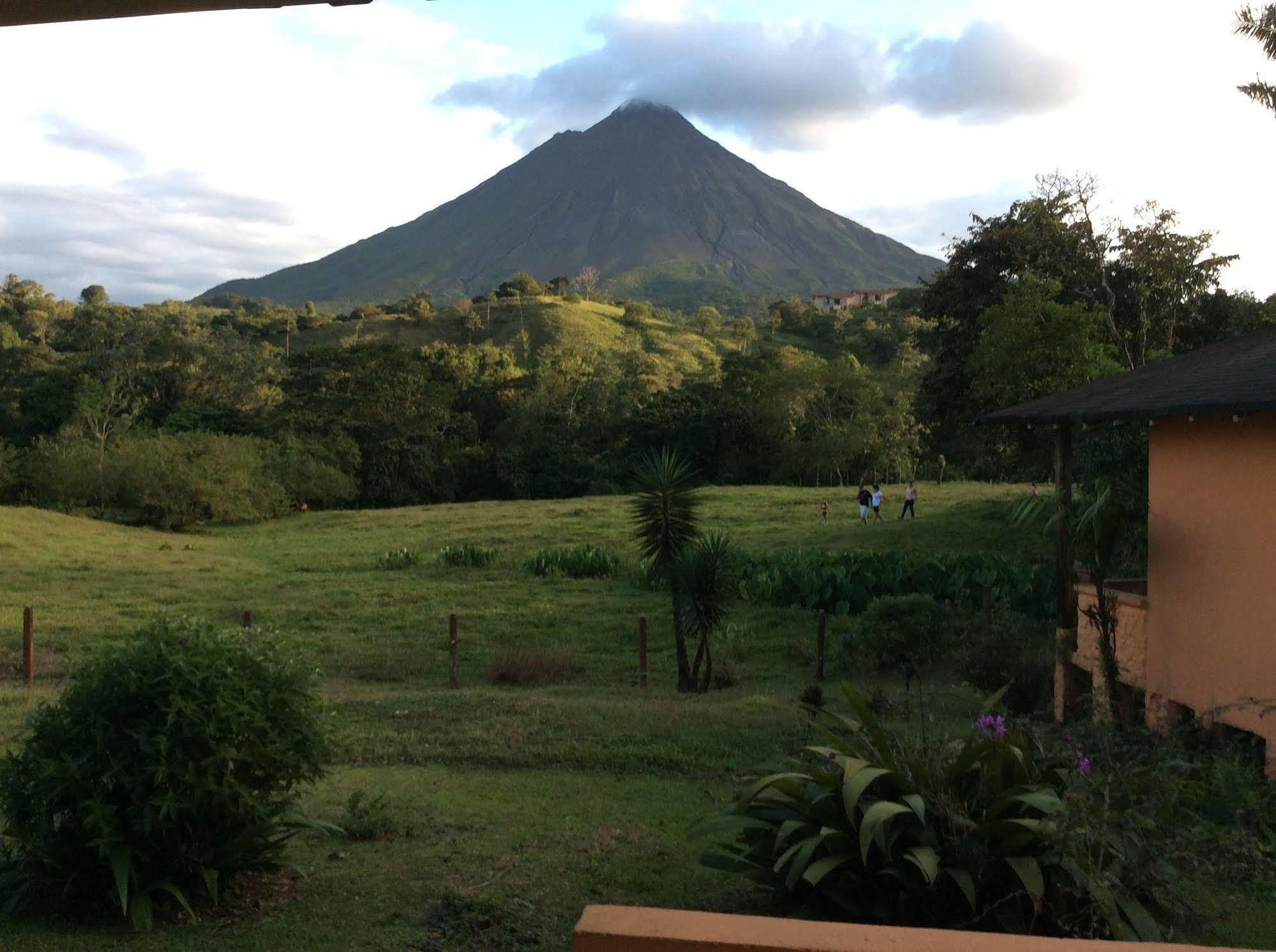 Cabinas Los Guayabos Hotel La Fortuna Екстериор снимка
