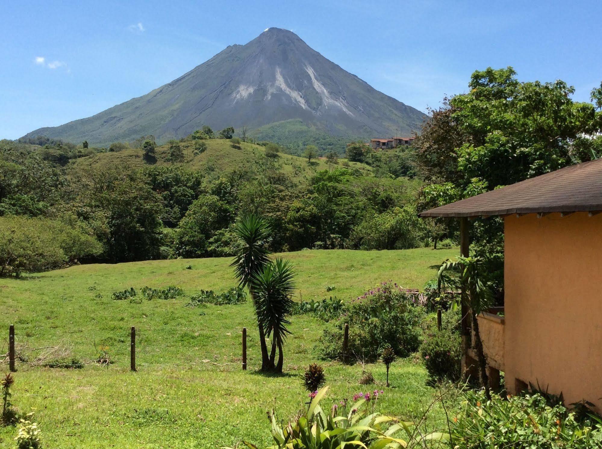 Cabinas Los Guayabos Hotel La Fortuna Екстериор снимка