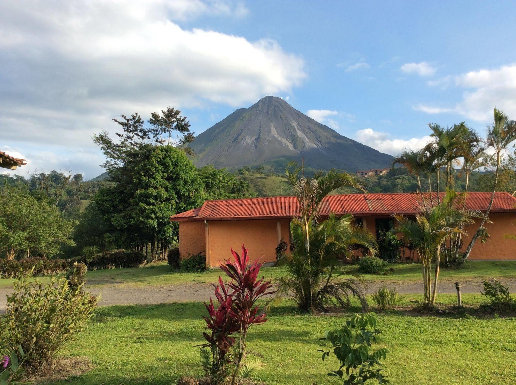 Cabinas Los Guayabos Hotel La Fortuna Екстериор снимка