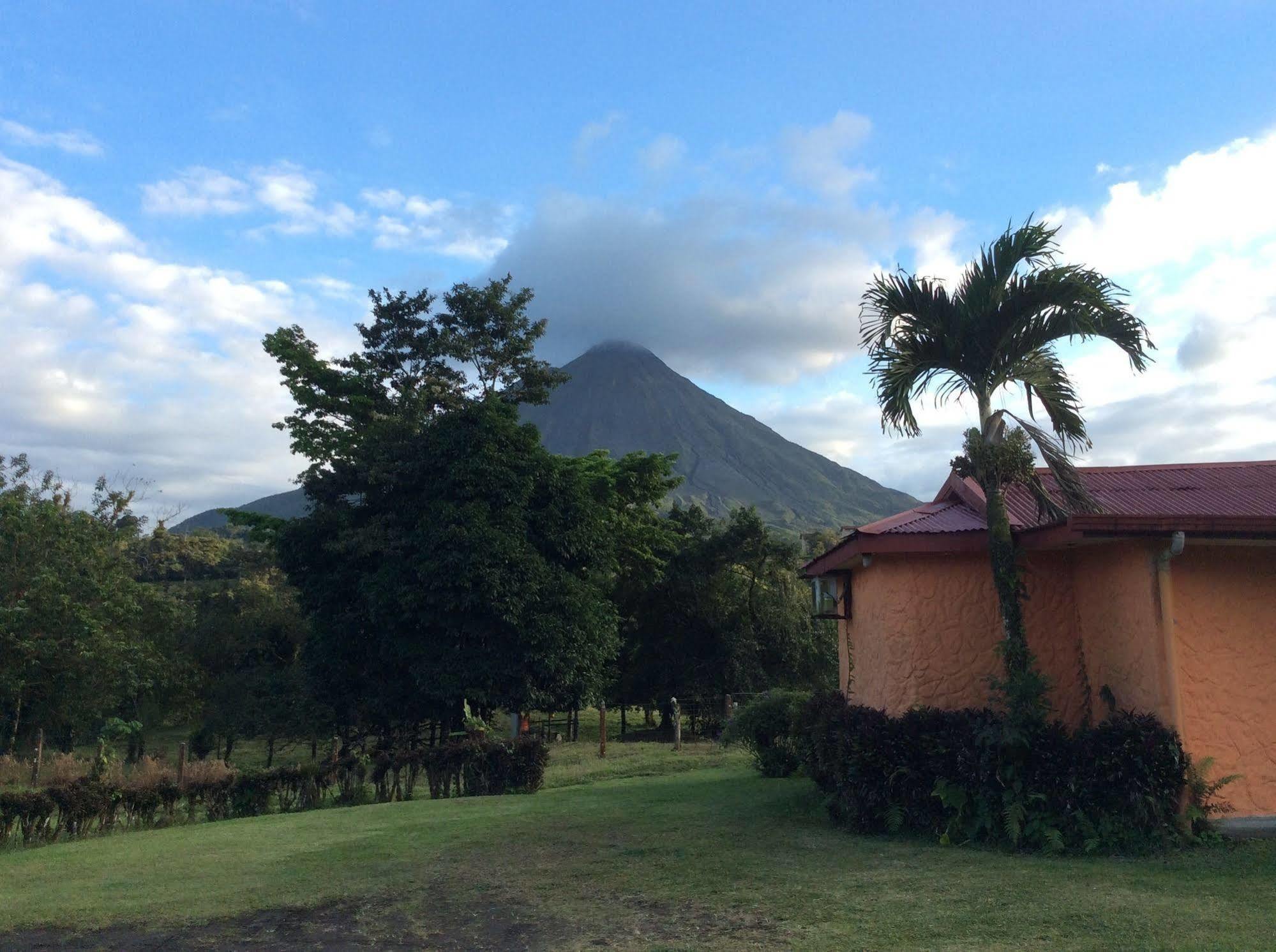 Cabinas Los Guayabos Hotel La Fortuna Екстериор снимка