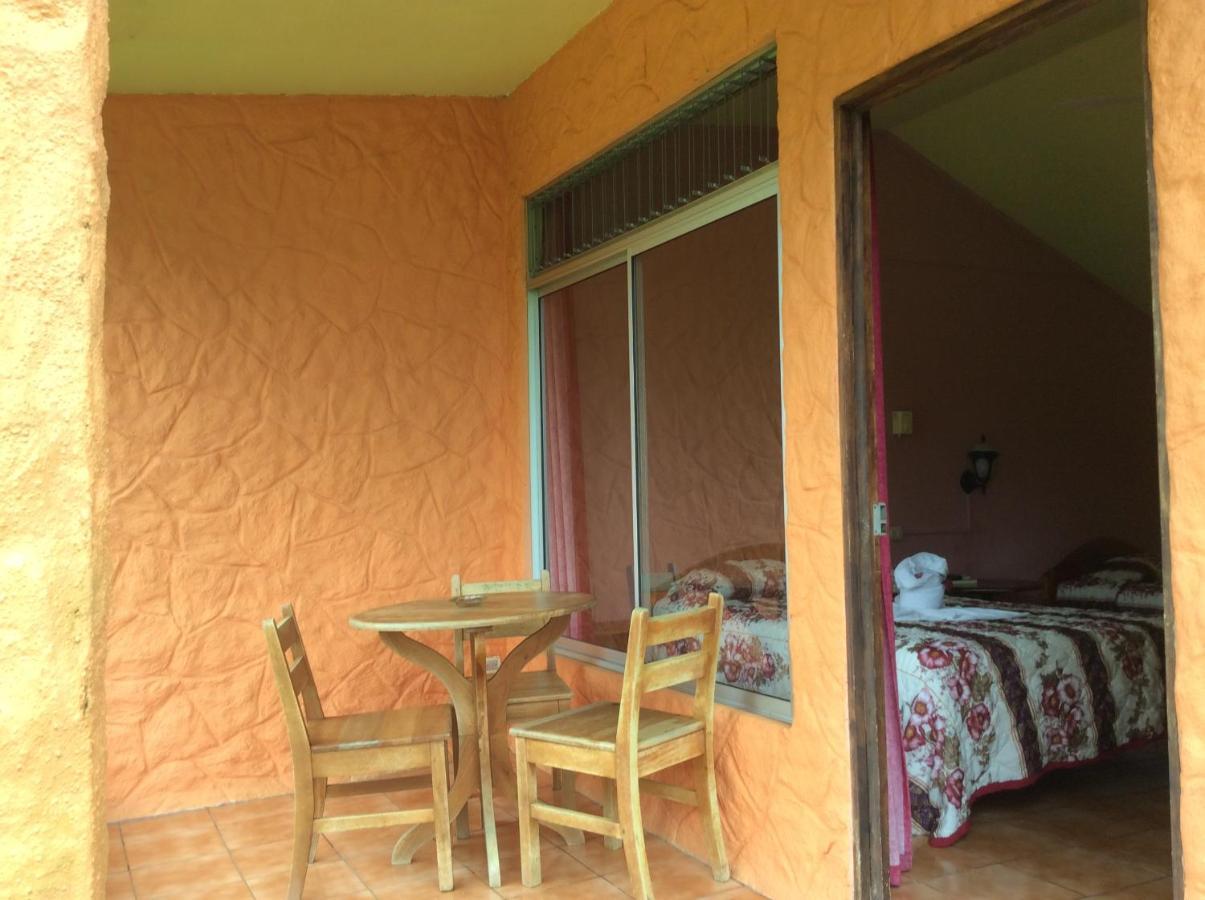 Cabinas Los Guayabos Hotel La Fortuna Екстериор снимка