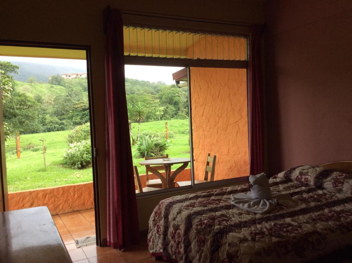 Cabinas Los Guayabos Hotel La Fortuna Екстериор снимка